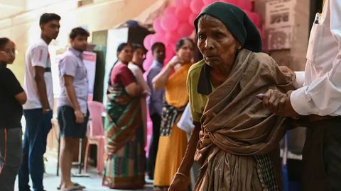 Selama enam pekan, mulai dari 19 April hingga 4 Juni 2024 mendatang, India menggelar pemilu. (Biju BORO/AFP)