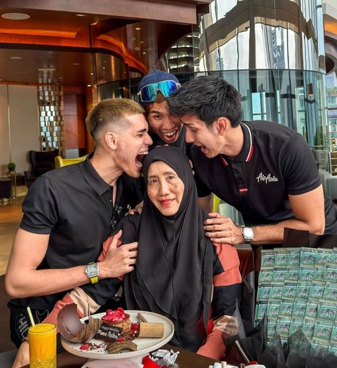 Perayaan Ulang Tahun Mama Aisar Khaled, Kejutan Sederhana dengan Pesan yang Menggetarkan Hati
