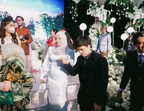 Potret Pasangan Artis di Resepsi Zumi Zola dan Putri Zulhas. (Sumber: Instagram/raffinagita1717/dude2harlino)
