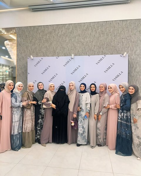 7 Potret Faby Marcelia Bareng Sederet Seleb Berhijab, Senang Bisa Kumpul dengan Circle Positif
