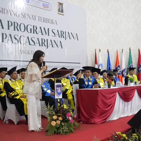 Nagita Slavina Kaget Tiba-tiba Diminta Kata Sambutan saat Wisuda Lala