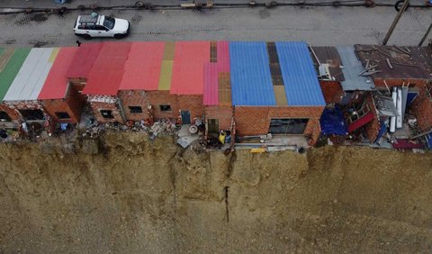 FOTO: Berada di Tepi Jurang, Begini Ngerinya 'Rumah Bunuh Diri' Dihuni Para Dukun Bolivia