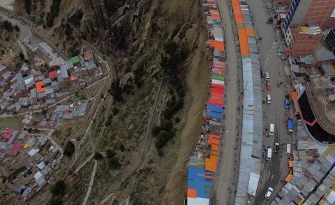 FOTO: Berada di Tepi Jurang, Begini Ngerinya 'Rumah Bunuh Diri' Dihuni Para Dukun Bolivia