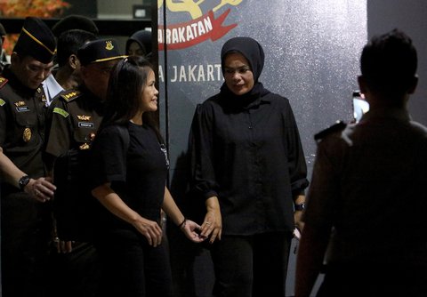 Terpidana mati kasus penyelundupan narkotika, Mary Jane Veloso saat  keluar dari Lembaga Pemasyarakatan Perempuan Kelas II A, Pondok Bambu, Jakarta Timur, Selasa (17/12/2024).