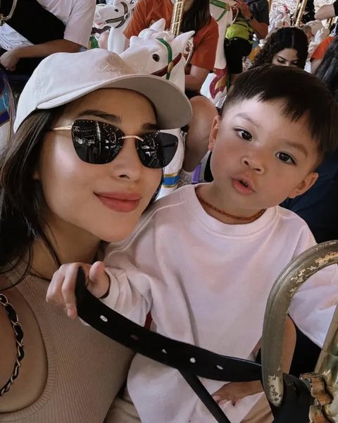 Melihat pesona cantik Nikita Willy melahirkan anak kedua dengan metode water birth (@nikitawillyofficial94)