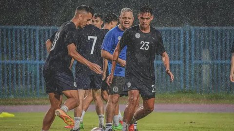 Piala AFF 2024 - Timnas Indonesia Vs Filipina- Duel Pelatih: Shin Tae-yong Vs Albert Capellas (Bola.com/Adreanus Titus)