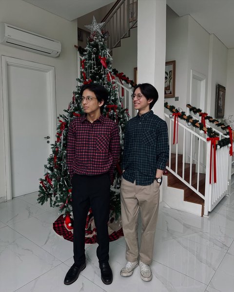 Jadi Single Parent, 7 Potret Joanna Alexandra Sambut Natal Bersama Empat Anak - Tampil Kompak dengan Tartan Outfit