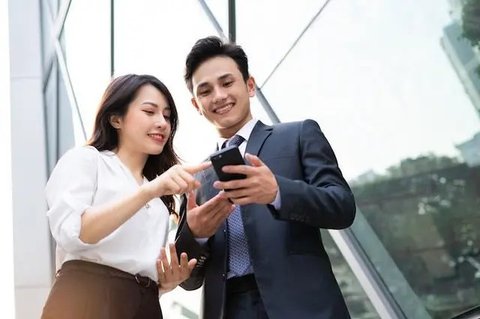 Wanita. (foto: Pinterest/Freepik).