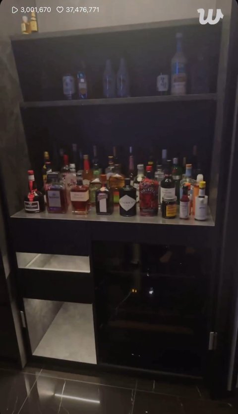 Jungkook BTS Pamer Ruangan Karaoke di Rumah Baru saat Live