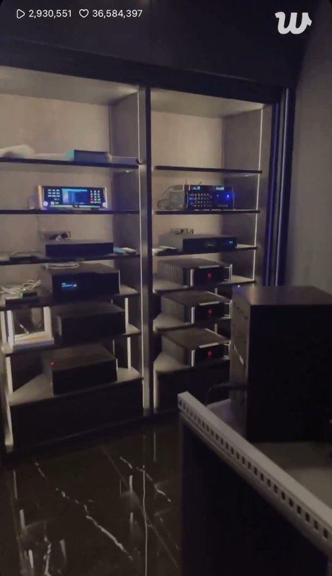 Jungkook BTS Pamer Ruangan Karaoke di Rumah Baru saat Live