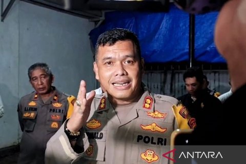 Kapolres Gowa AKBP Reonald TS Simanjuntak akhirnya angkat bicara berkaitan penangkapan 15 tersangka dalam kasus uang palsu yang diduga melibatkan oknum ...