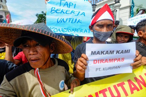 FOTO: Aksi Warga Desa Iwul Bogor Tolak Alih Fungsi Lahan Pertanian Jadi Perumahan