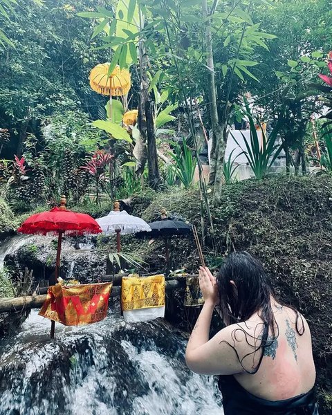 Potret Talitha Curtis Pamer 8 Tato di Tubuh (Sumber: Instagram/talithacurtis_)