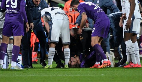 FOTO: Momen Edoardo Bove Jatuh Pinsan di Laga Fiorentina vs Inter Milan, Begini Kondisi Terbarunya