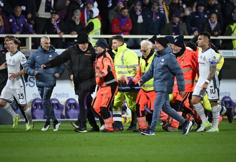 FOTO: Momen Edoardo Bove Jatuh Pinsan di Laga Fiorentina vs Inter Milan, Begini Kondisi Terbarunya