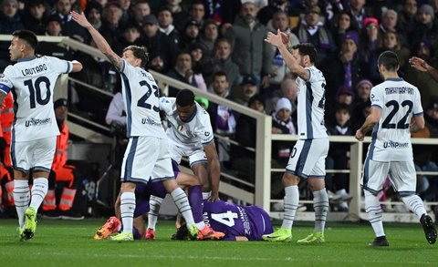 FOTO: Momen Edoardo Bove Jatuh Pinsan di Laga Fiorentina vs Inter Milan, Begini Kondisi Terbarunya