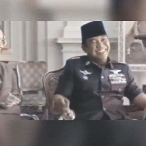 Rekaman Video Presiden Soekarno Diwawancara Wartawan Asing
