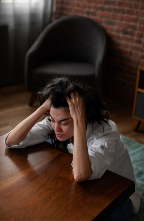 6 Cara Ampuh Move On Dari Mantan yang Selingkuh, No. 3 Bikin Kamu Bangkit Lagi!