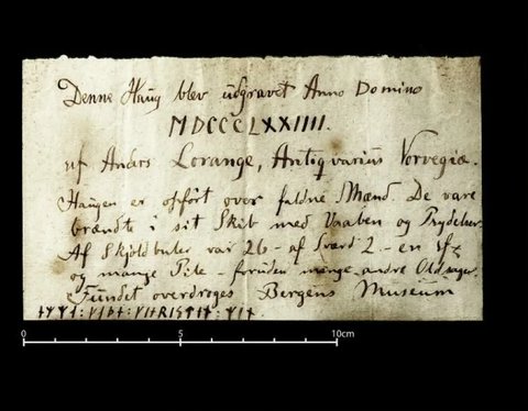 Gali Kuburan Viking, Arkeolog Temukan Surat dalam Botol Berusia 140 Tahun, Begini Isinya