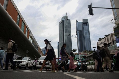 FOTO: Prabowo Putuskan Upah Minimum 2025 Naik 6,5 Persen, Segini Besaran UMP di Jakarta