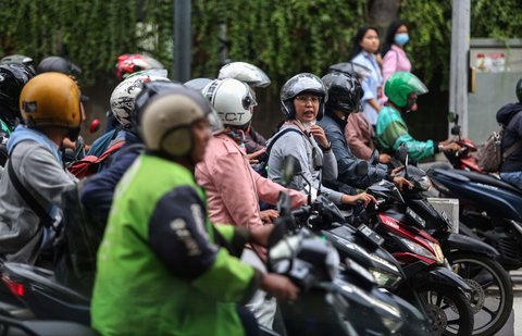 FOTO: Prabowo Putuskan Upah Minimum 2025 Naik 6,5 Persen, Segini Besaran UMP di Jakarta