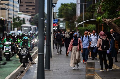 FOTO: Prabowo Putuskan Upah Minimum 2025 Naik 6,5 Persen, Segini Besaran UMP di Jakarta