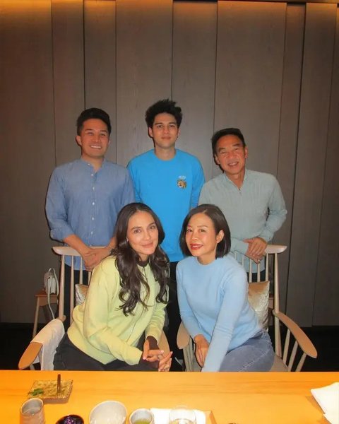 Potret Luna Maya dan Maxime Sambut Natal di Jepang (Sumber: Instagram/lunamaya)