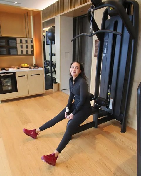 Potret Luna Maya dan Maxime Sambut Natal di Jepang (Sumber: Instagram/lunamaya)