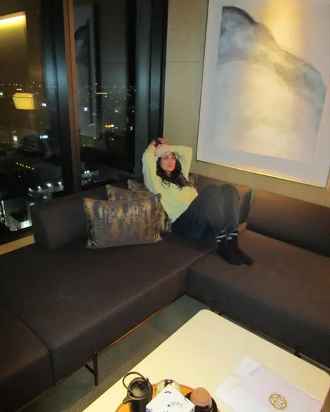 Potret Luna Maya dan Maxime Sambut Natal di Jepang (Sumber: Instagram/lunamaya)