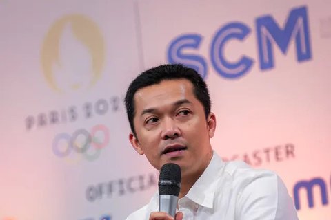 Wakil Ketua Umum I PP PBSI, Taufik Hidayat, secara resmi mengumumkan susunan pelatih pelatnas di Cipayung, Jakarta Timur, Jumat (20/12/2024). (Bola.com/Muhamad Luthfi Ma'ruf)