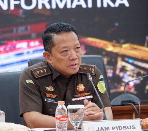 Kejaksaan Agung Periksa Tiga Saksi Terkait Perkara Impor Gula