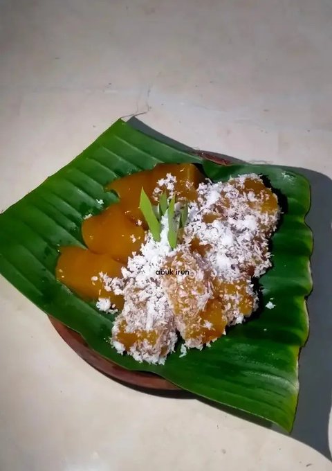 kue bolu kukus gula merah (credit: Cookpad/DC Food's @cook_108504975)