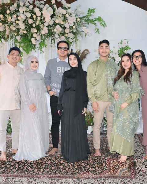 Sempat mengunggah kabar sedih karena tak jadi hamil anak kembar, kini Sibad dan Krisjiana adakah acara syukuran untuk mendokan kehamilan agar sehat dan lancar hingga persalinan.&nbsp;