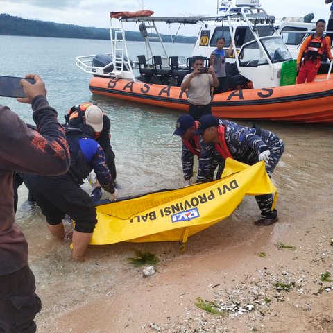 Viral Wanita Lompat dari Kapal di Selat Bali, Nasibnya Berakhir di Kantong Mayat