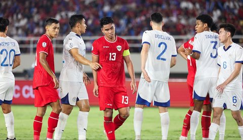 Pemain Timnas Indonesia   saat pertandingan Grup B ASEAN Cup 2024 di Stadion Manahan, Solo, Jawa Tengah, Sabtu (21/12/2024).