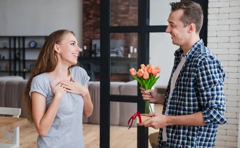 Kenali bentuk-bentuk Love language kamu dan pasanganmu. (pexels.com/@josh-willink-11499)