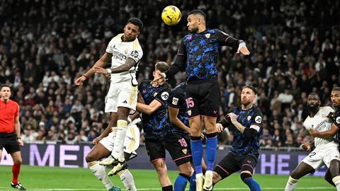 Liga Spanyol - Real Madrid Vs Sevilla (Bola.com/Adreanus Titus)