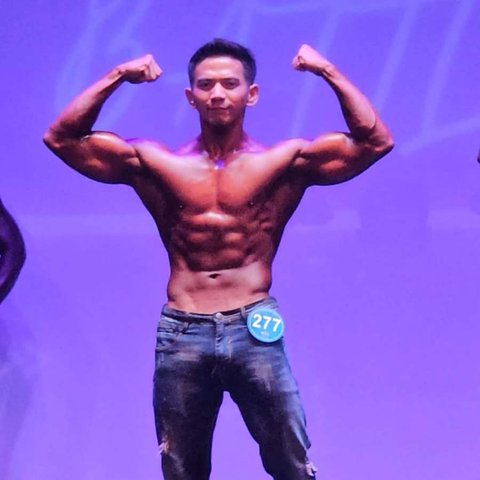 Sebelumnya, pedangdut kembar kelahiran 3 Februari 1997 tersebut juga memenangkan kompetisi FIF AWARD CHAMPIONSHIP 2024 di Singapura.