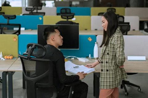 illustrasi wanita berteman copyright/pexels/Monstera Production