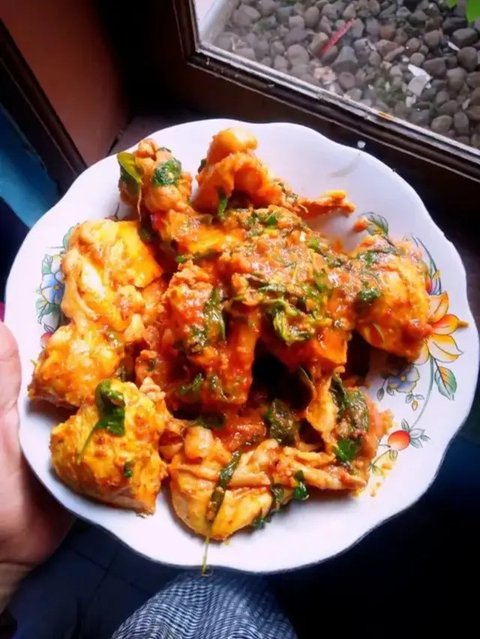 Resep ayam suwir kemangi bumbu Bali. (dok. Cookpad @ben04lun4)