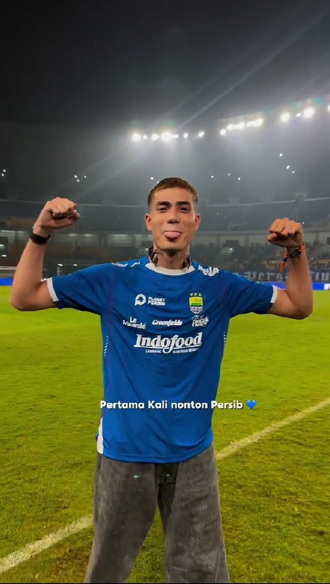 Aisar Khaled Nonton Persib Bandung, Malah Jadi Bintang di Tribun