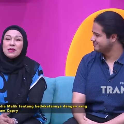 Gondrong dan Ganteng, Ini Momen Keakraban Camelia Malik dengan sang Anak Saddam Capry