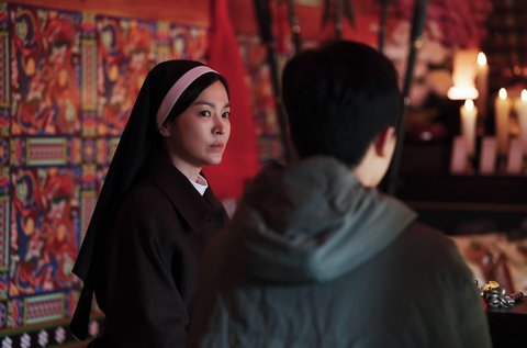 4 Peran Utama Film Dark Nuns, Song Hye Kyo dan Jeon Yoo Been Berkolaborasi Lakukan Pengusiran Setan