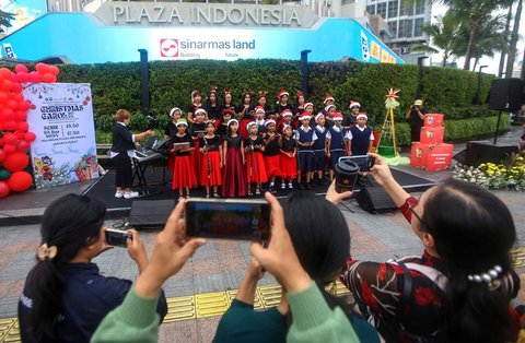 FOTO: Semarak Christmas Carol Sambut Perayaan Natal di Jakarta