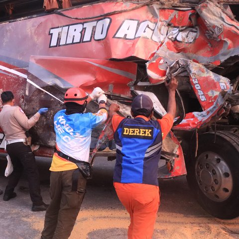Kecelakaan di tol malang