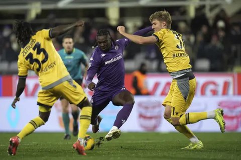 Para pemain Inter Milan merayakan gol yang dicetak Marcus Thuram ke gawang Como 1907 pada lanjutan Liga Italia 2024/2025 di Stadion Giuseppe Meazza, Selasa (24/12/2024) dini hari WIB. (Piero