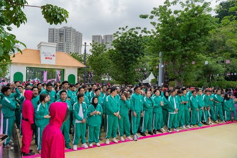 Lebih dari 900 Penggemar 'SQUID GAME' Bermain Red Light Green Light di GBK bersama Para Atlet Terbaik Indonesia