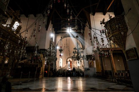 FOTO: Tak Ada Ingar-bingar Natal di Gereja Kelahiran Yesus, Wujud Solidaritas untuk Jalur Gaza