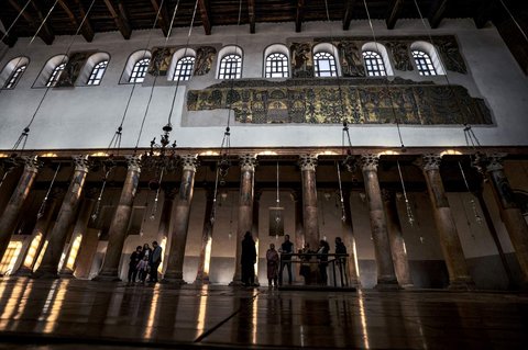 FOTO: Tak Ada Ingar-bingar Natal di Gereja Kelahiran Yesus, Wujud Solidaritas untuk Jalur Gaza