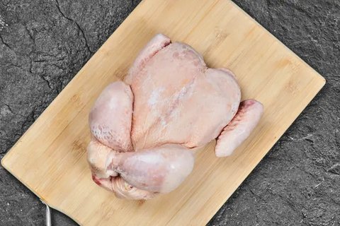 Ilustrasi Membuat Sosis Ayam (Sumber: Pixabay)